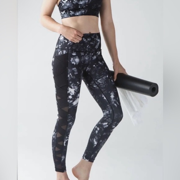 Lululemon rise and flow pant full on luxtreme - Picture 1 of 14